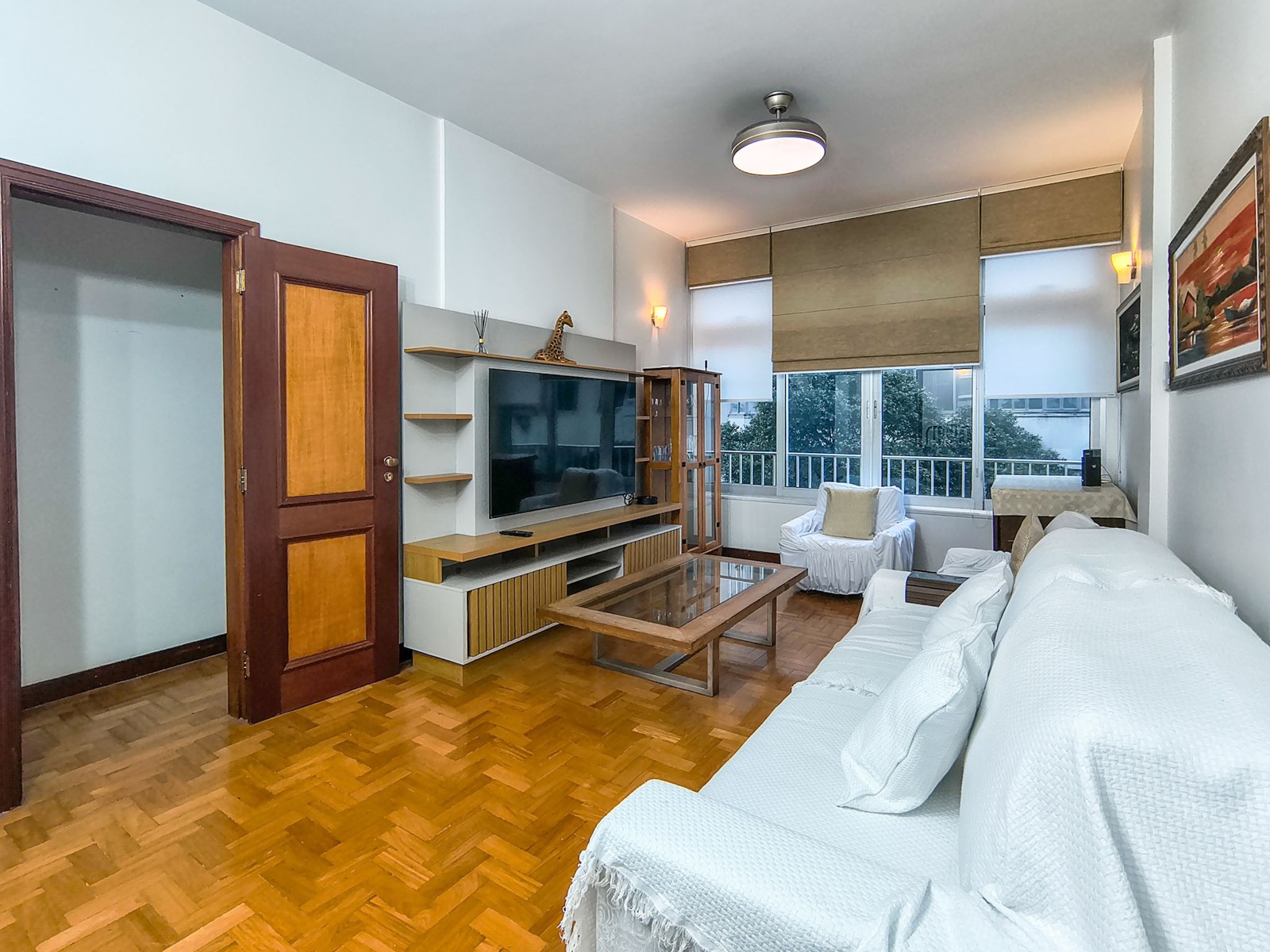 Sala de estar con sofá